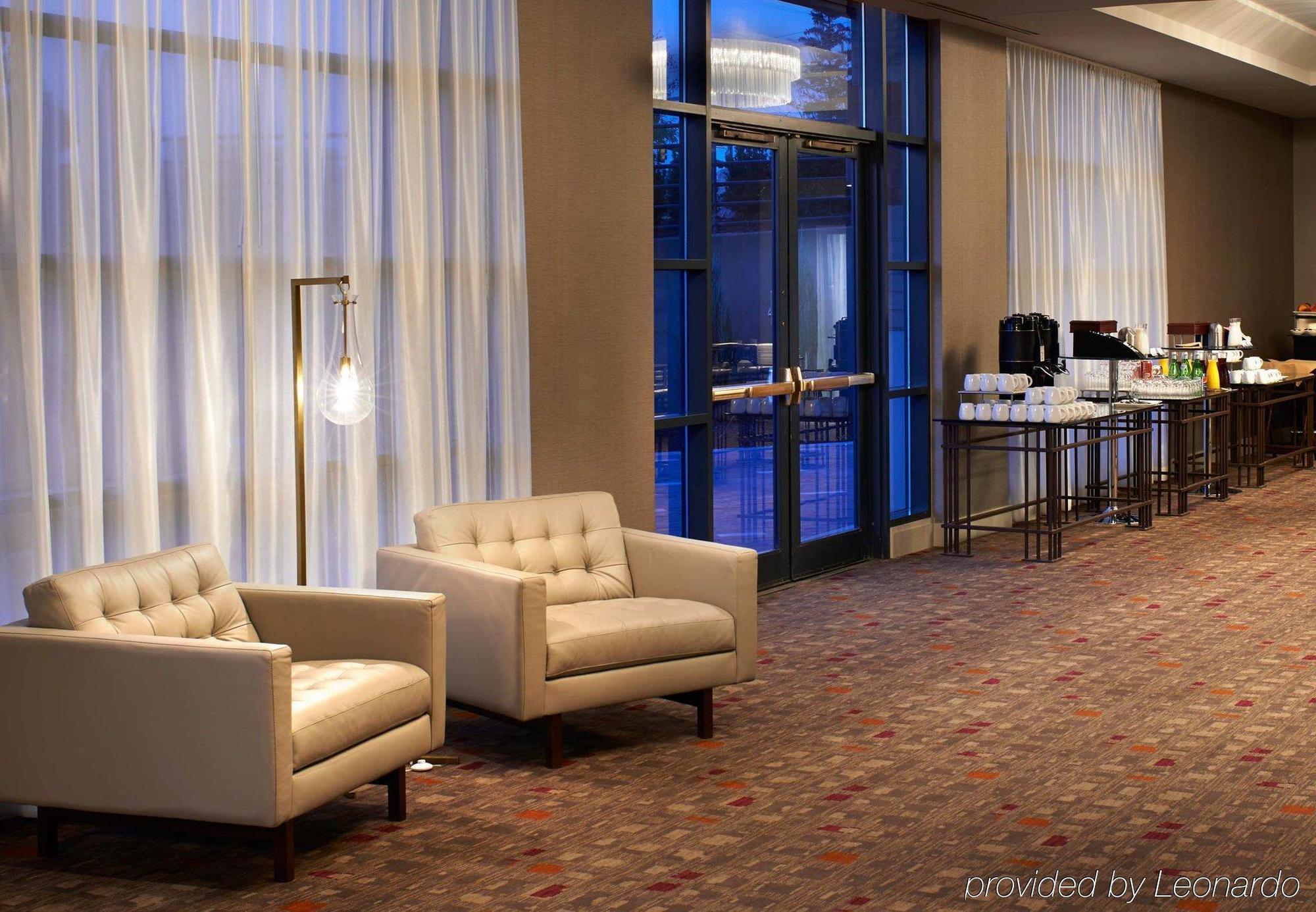 The Baronette Renaissance Detroit-Novi Hotel Buitenkant foto
